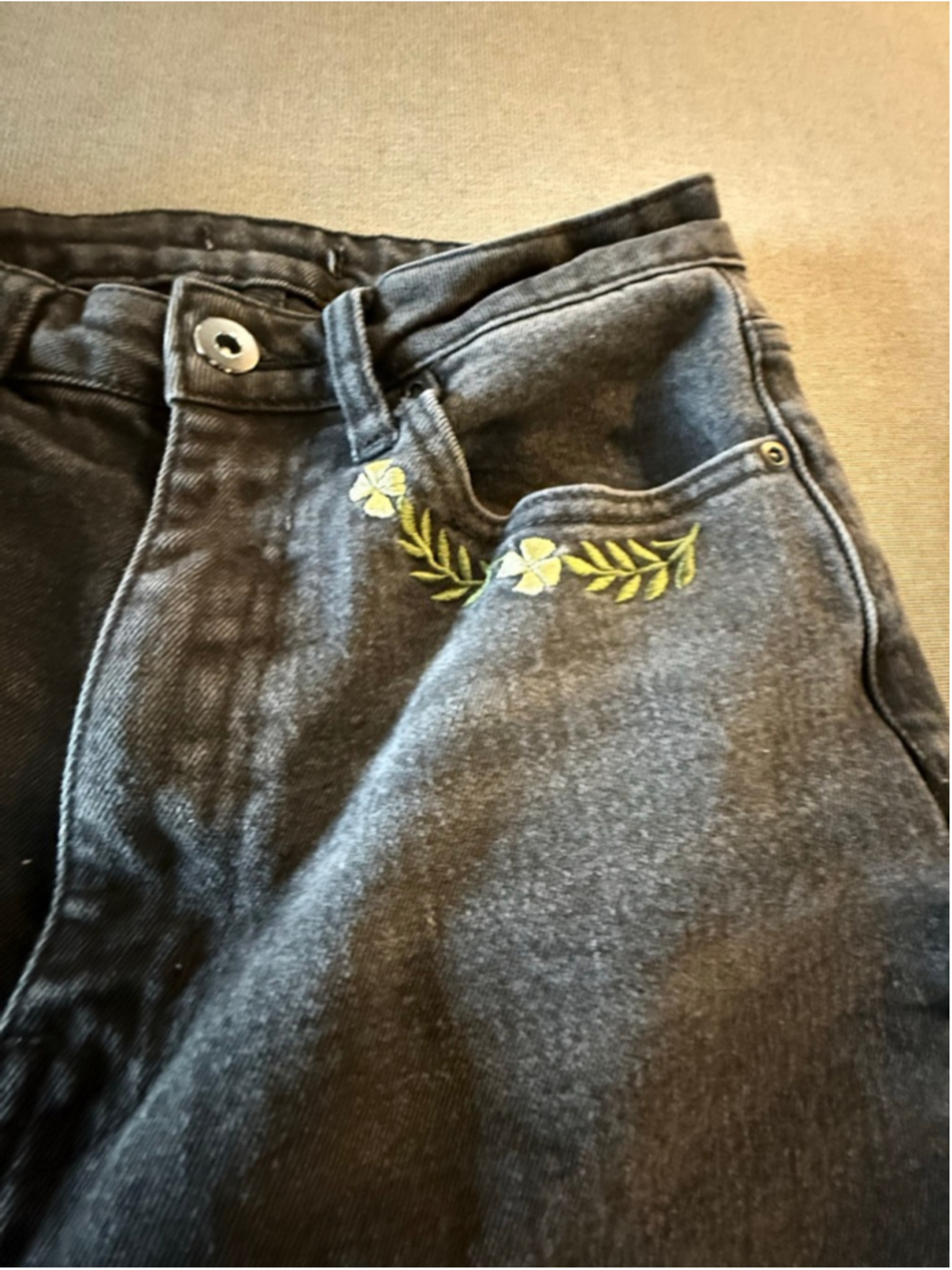 Mushroom & Forest Creature Embroidered Mom Jeans Hot Topic sz 2 - Picture 11 of 16
